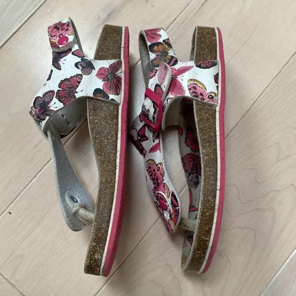 D&amp;G Dolce &amp; Gabanna girls leather sandals 31