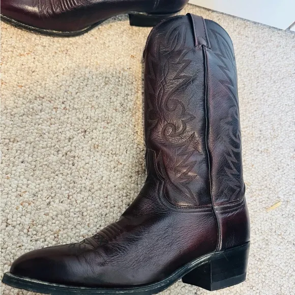 Dan Post Purple Cowboy Boots with Pointed Toe and Decorative Stitching