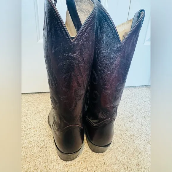 Dan Post Purple Cowboy Boots with Pointed Toe and Decorative Stitching