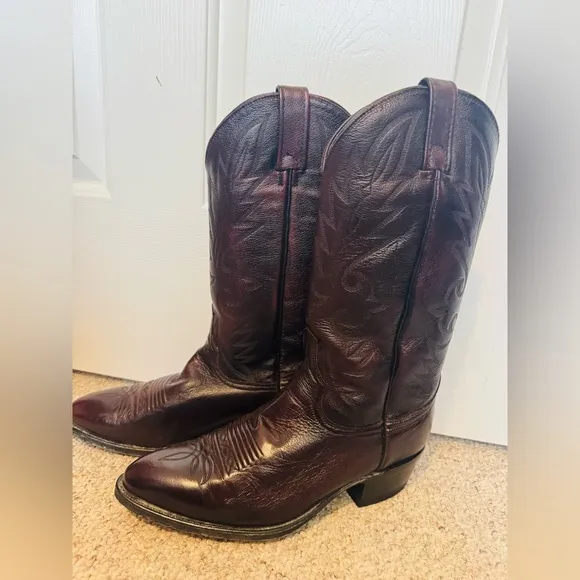 Dan Post Purple Cowboy Boots with Pointed Toe and Decorative Stitching