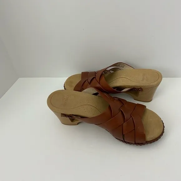 Dansko leather studded slide sandals women’s size 39(US 8.5-9)