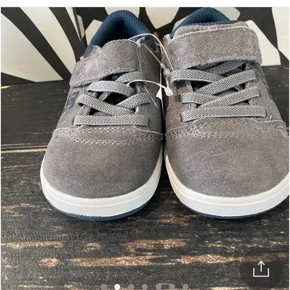 DC SKATER sneakers for your little😎 cross posted! Grey&amp; navy- unisex