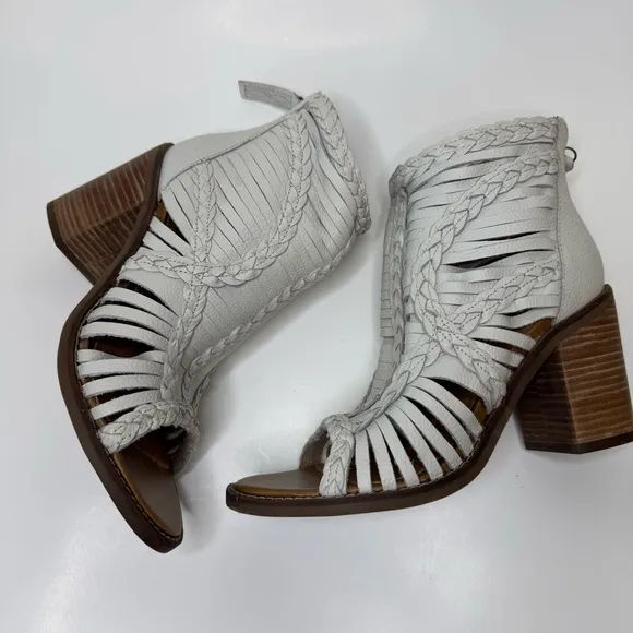 Dingo Jezzy Leather Heeled Sandals