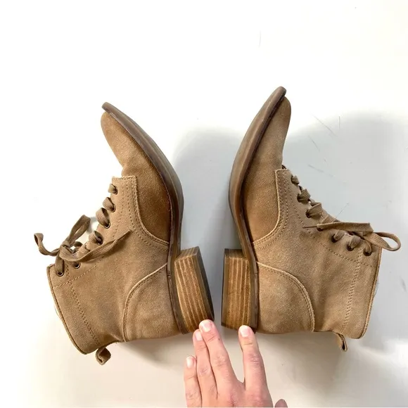 Dingo Natural Genuine Leather Suede Heeled Green Acres Lace-Up Ankle Boot