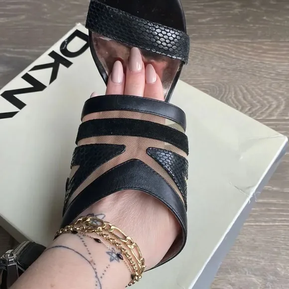 DKNYC SASHA leather sandals with mesh details