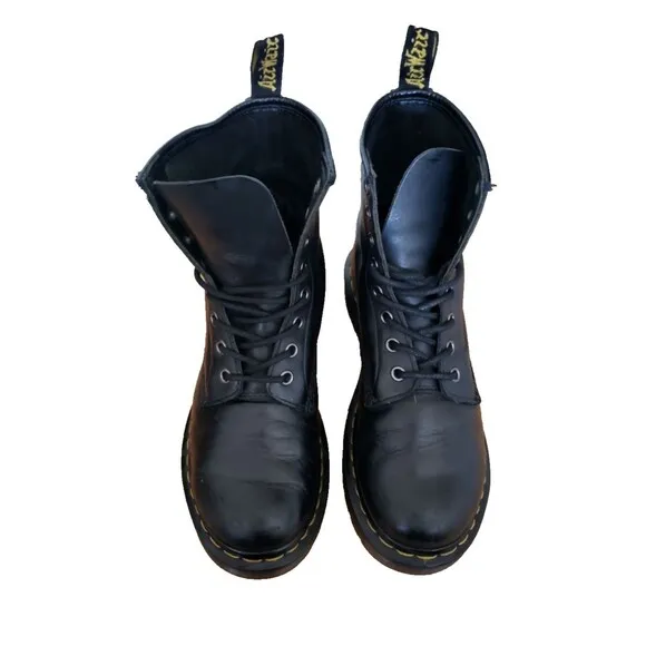 Doc Dr. Martens AirWair 11821 Combat Boots Black Leather Women's Size 7