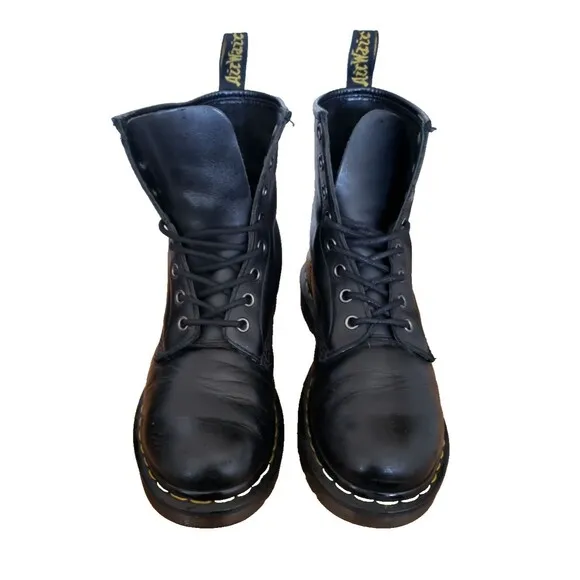 Doc Dr. Martens AirWair 11821 Combat Boots Black Leather Women's Size 7