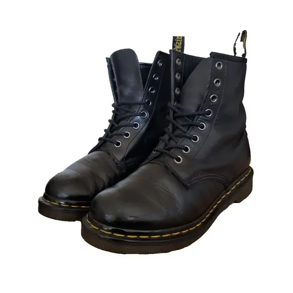 Doc Dr. Martens AirWair 11821 Combat Boots Black Leather Women's Size 7