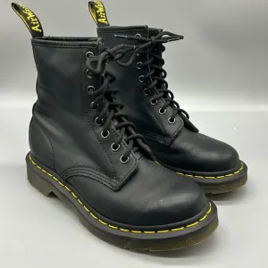 Doc martens 11821 combat boots sz 6