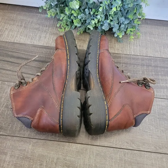 DOC MARTENS 8A07 Vintage 90s Y2K Chunky Platform Brown Leather Lace-Up Boots 7