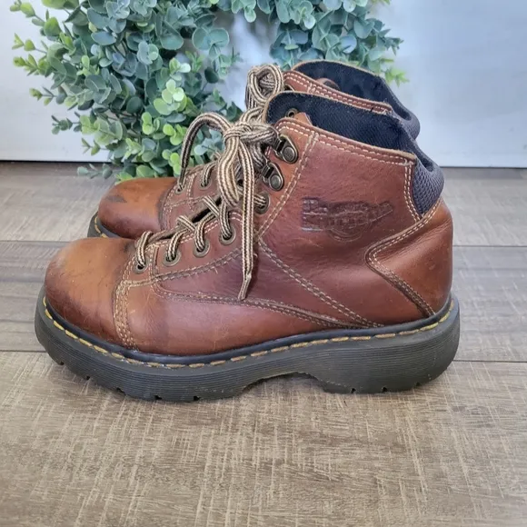 DOC MARTENS 8A07 Vintage 90s Y2K Chunky Platform Brown Leather Lace-Up Boots 7