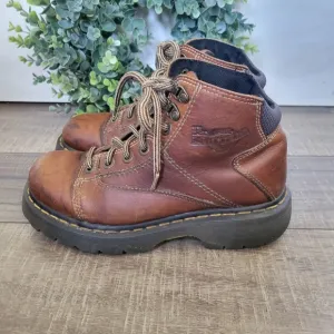 DOC MARTENS 8A07 Vintage 90s Y2K Chunky Platform Brown Leather Lace-Up Boots 7