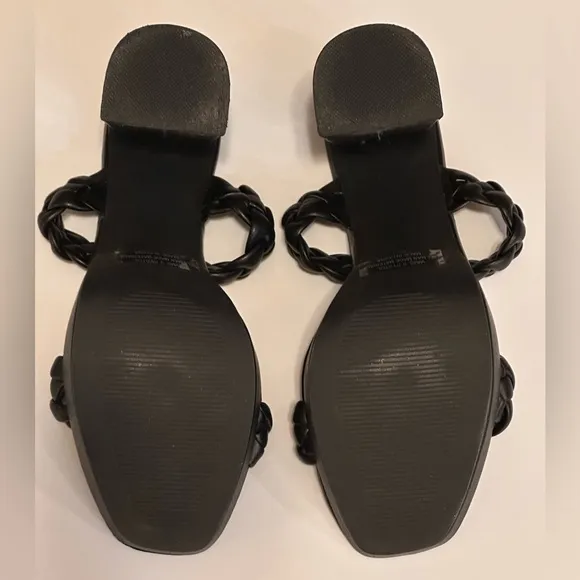 Dolce Vita Ashby Heels in Black