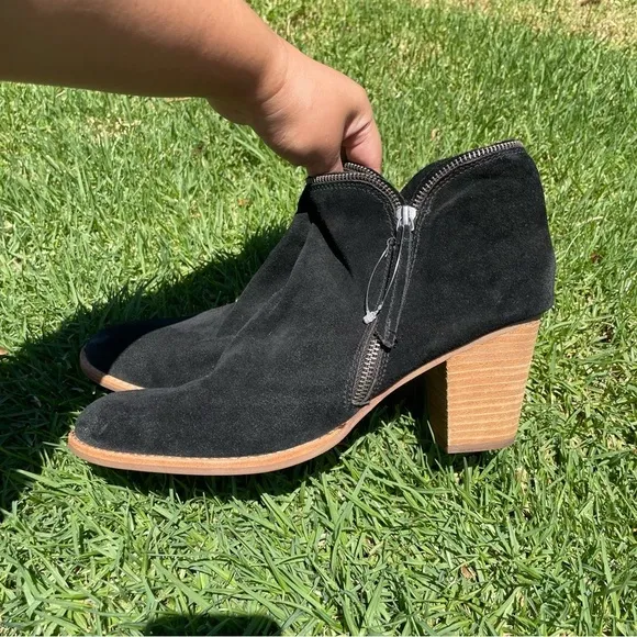 Dolce Vita Jana Black Suede Semi-Pointed Toe Zipper Ankle Boots Booties Size 12