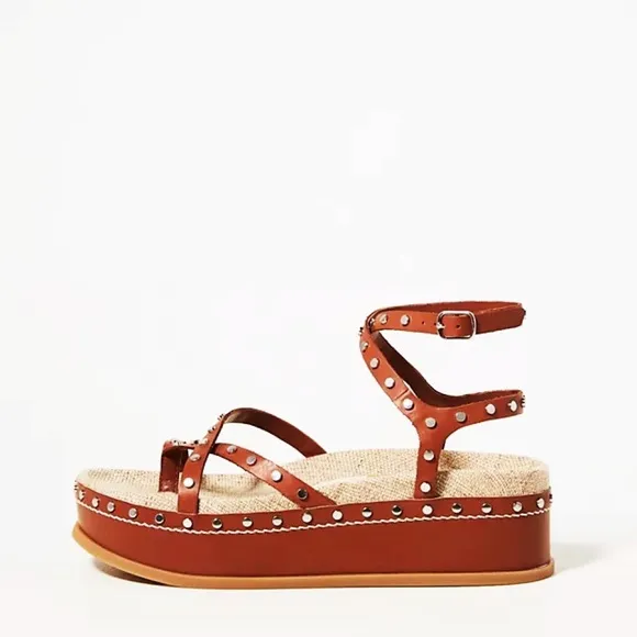 🆕{Dolce Vita} Leather Studded Platform Sandals