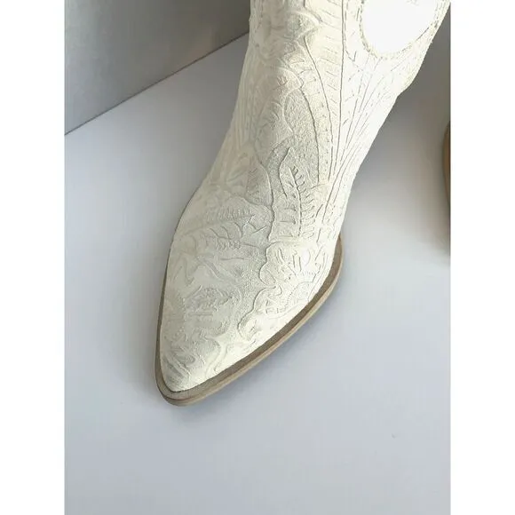 Dolce Vita Solei Western Boots Womens‎ 7.5 Ivory Nubuck Knee High Pointed Toe