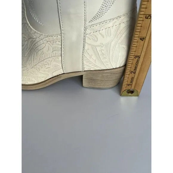 Dolce Vita Solei Western Boots Womens‎ 7.5 Ivory Nubuck Knee High Pointed Toe