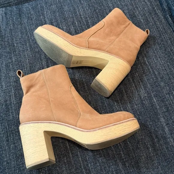DOLCE VITA women’s Cecile suede Tan Heeled Boots with wooden Chunky Platform 7.5