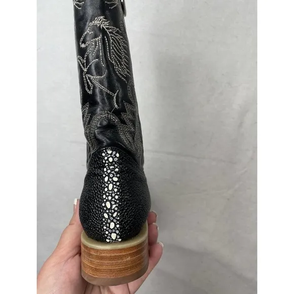 Dos De Oro Black Stingray Pointed Toe Western Boots Size‎ 7.5 Horse embroidered