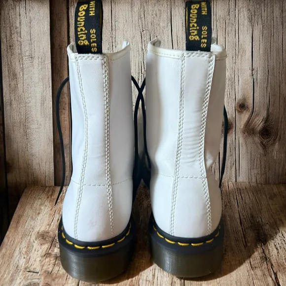 Dr Doc Martens Boots Pascal 1460 White Leather Classic Punk Moto Women’s Size 10
