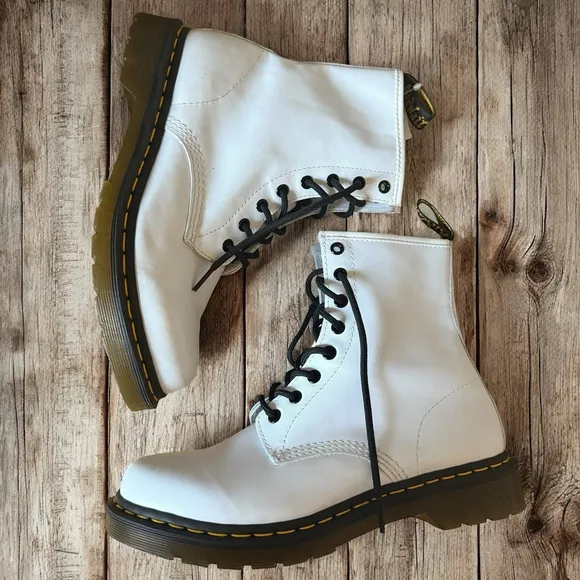 Dr Doc Martens Boots Pascal 1460 White Leather Classic Punk Moto Women’s Size 10