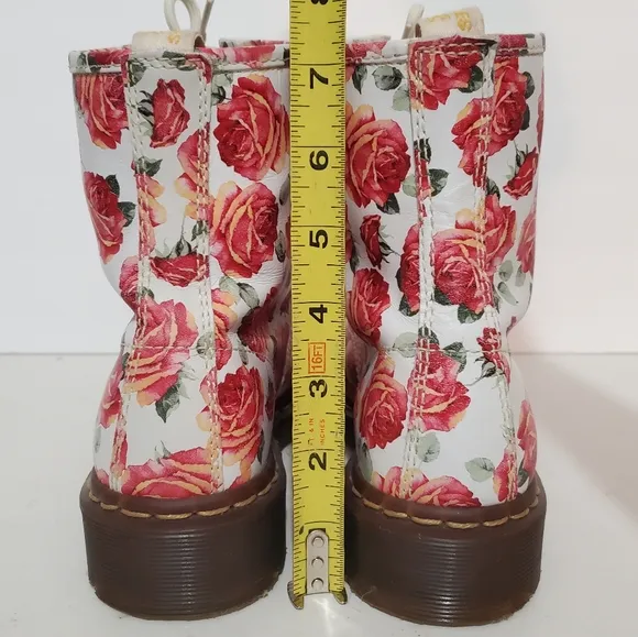 Dr Doc Martens Valentine Rose leather vtg 90s rare lace up combat boots 6