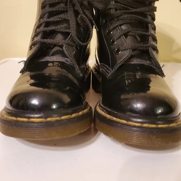DR MARTENS 1460 W PATENT LEATHER BOOTS 5‎