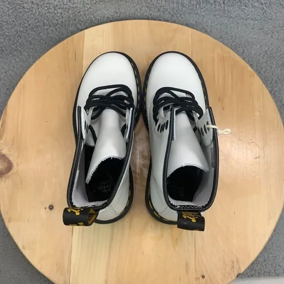 Dr. Martens 26499 Womens Size 6 Boots White Leather Lace Up Classic 1460 NEW