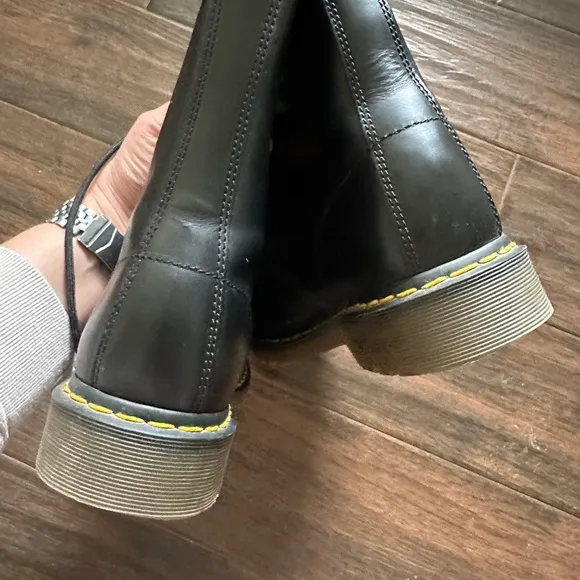 Dr. Martens Black Lace-Up Boots 1460 Classic 8-Eye Combat Boots