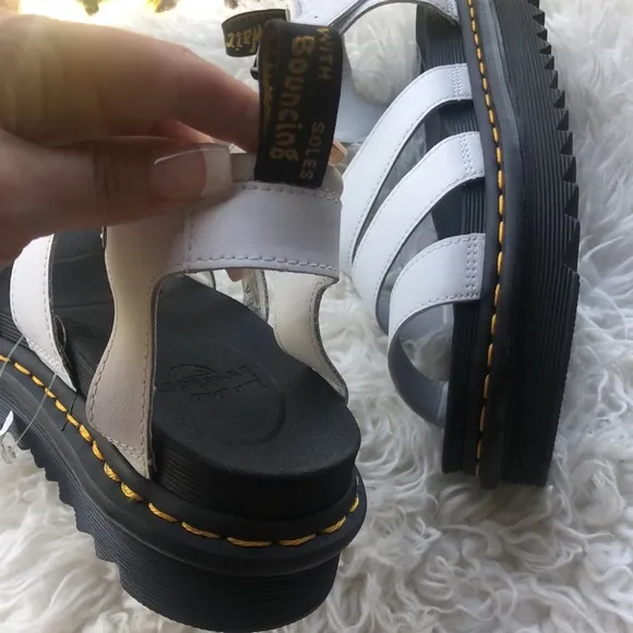 DR. MARTENS BLAIRE SANDALS WHITE HYDRO LEATHER SIZE 8