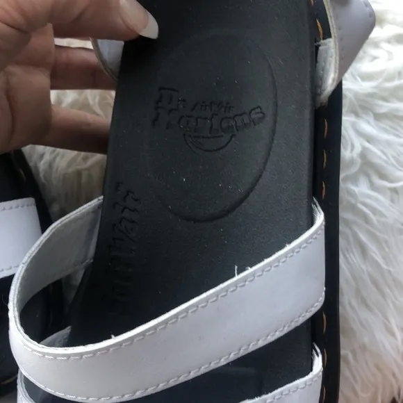 DR. MARTENS BLAIRE SANDALS WHITE HYDRO LEATHER SIZE 8