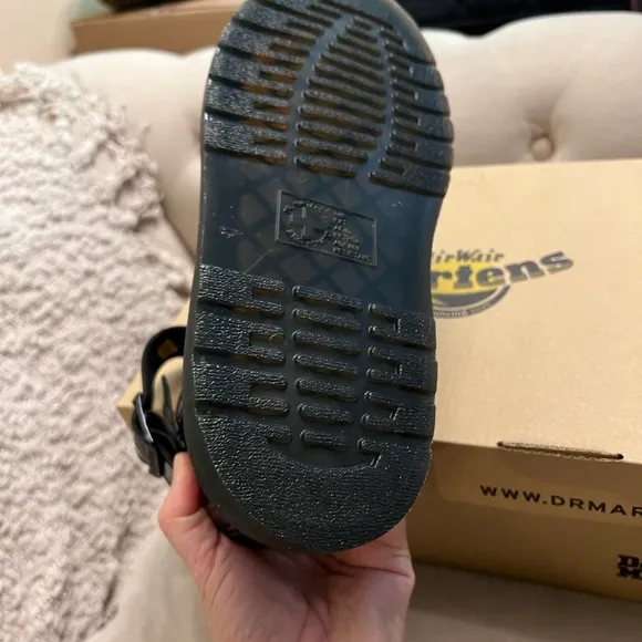 Dr Martens Clarissa sandals !!!FIRM