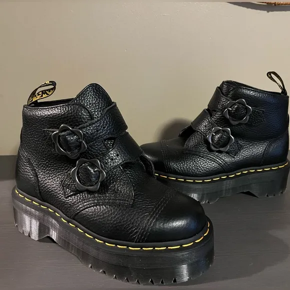 DR. Martens Devon Flower Quad Boots NWOB