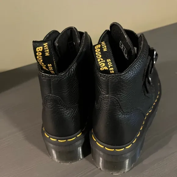 DR. Martens Devon Flower Quad Boots NWOB