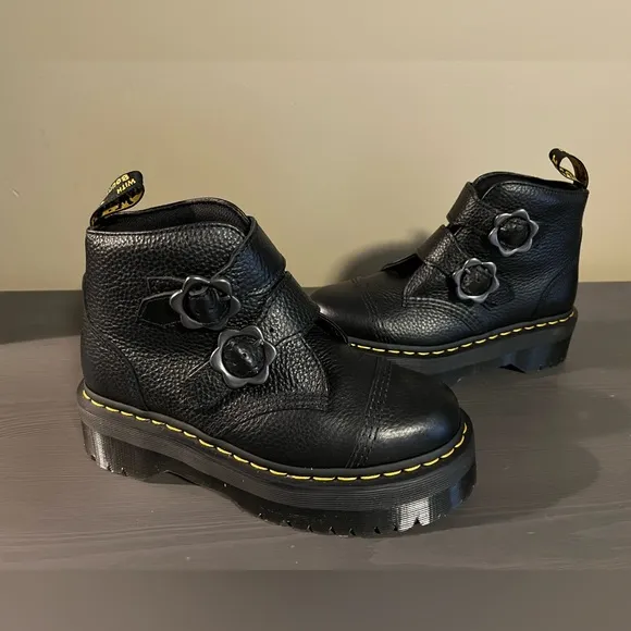 DR. Martens Devon Flower Quad Boots NWOB