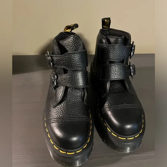 DR. Martens Devon Flower Quad Boots NWOB