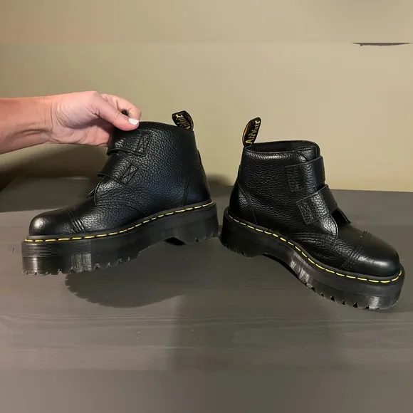 DR. Martens Devon Flower Quad Boots NWOB