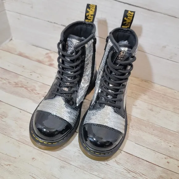 Dr. Martens Kids New silver sequined cap toe boots