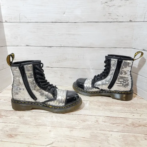 Dr. Martens Kids New silver sequined cap toe boots