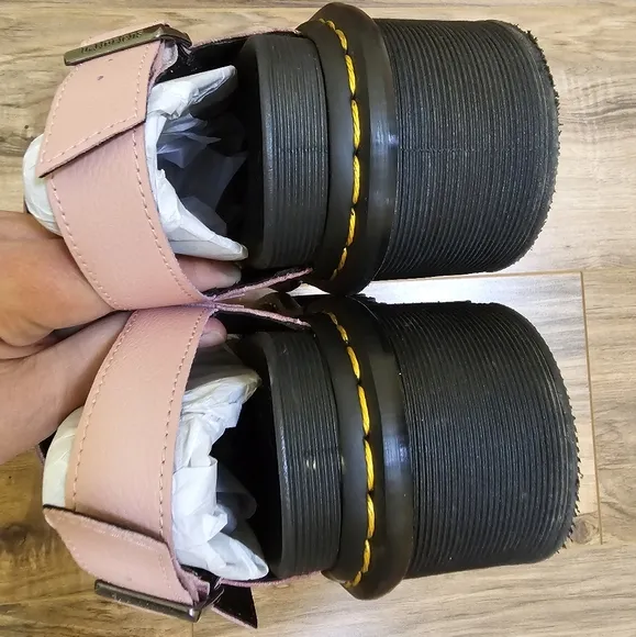 Dr. Martens VOSS WOMEN'S LEATHER STRAP PLATFORM SANDALS, size US 8