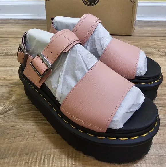 Dr. Martens VOSS WOMEN'S LEATHER STRAP PLATFORM SANDALS, size US 8