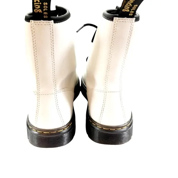 Dr. Martens Women’s White Leather Zavala 8 Eye Lace Up Combat Boots Size 7