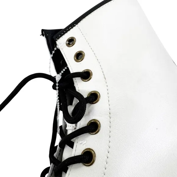 Dr. Martens Women’s White Leather Zavala 8 Eye Lace Up Combat Boots Size 7