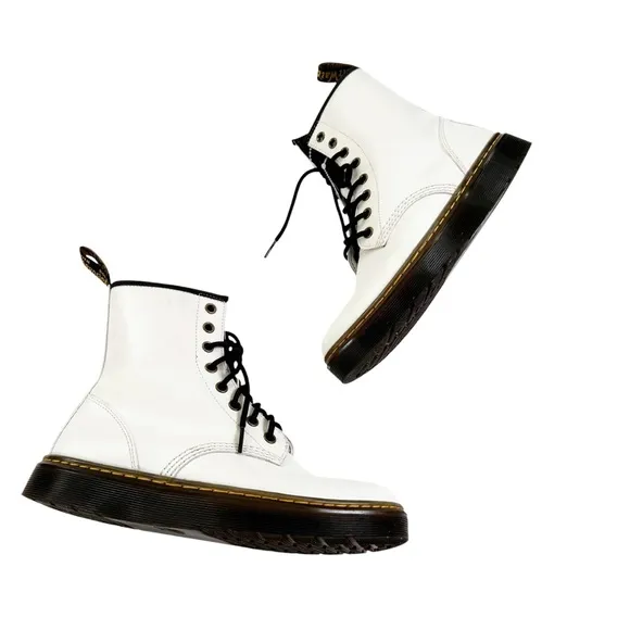 Dr. Martens Women’s White Leather Zavala 8 Eye Lace Up Combat Boots Size 7