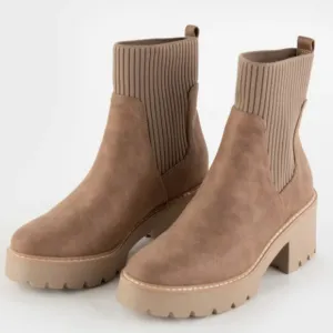 DV by Dolce Vita Brown Faux Suede Chunky Platform Lug Sole Chelsea Boots Knit 9