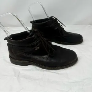 Ecco GoreTex Chukka Boots- Size 10