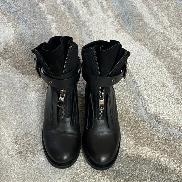 EllE Black Combat Moto Boots with Dual Zipper Design, US8