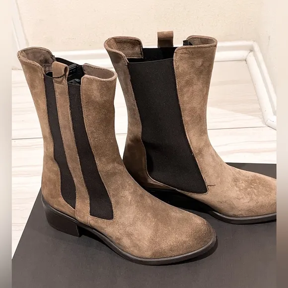Emanuele Castro Women’s Made In Italy Leather Chelsea Boots size US 8