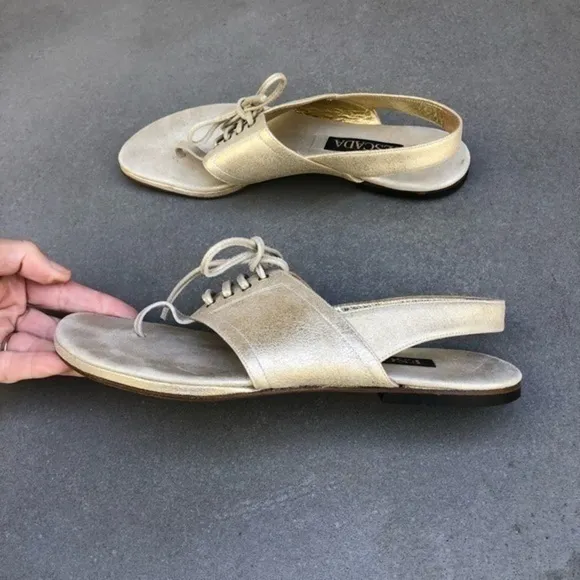 ESCADA thong gold metallic leather sandals sz 6.5