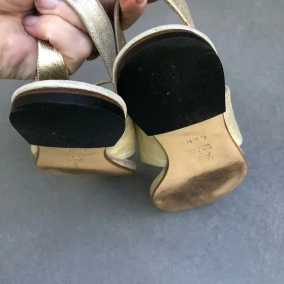 ESCADA thong gold metallic leather sandals sz 6.5